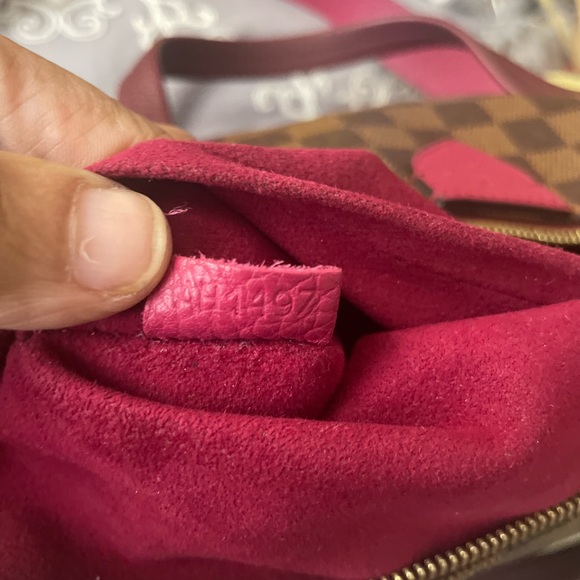 Louis Vuitton Hyde Park Handbag Damier with Leather Crossbody - Picture 16 of 16